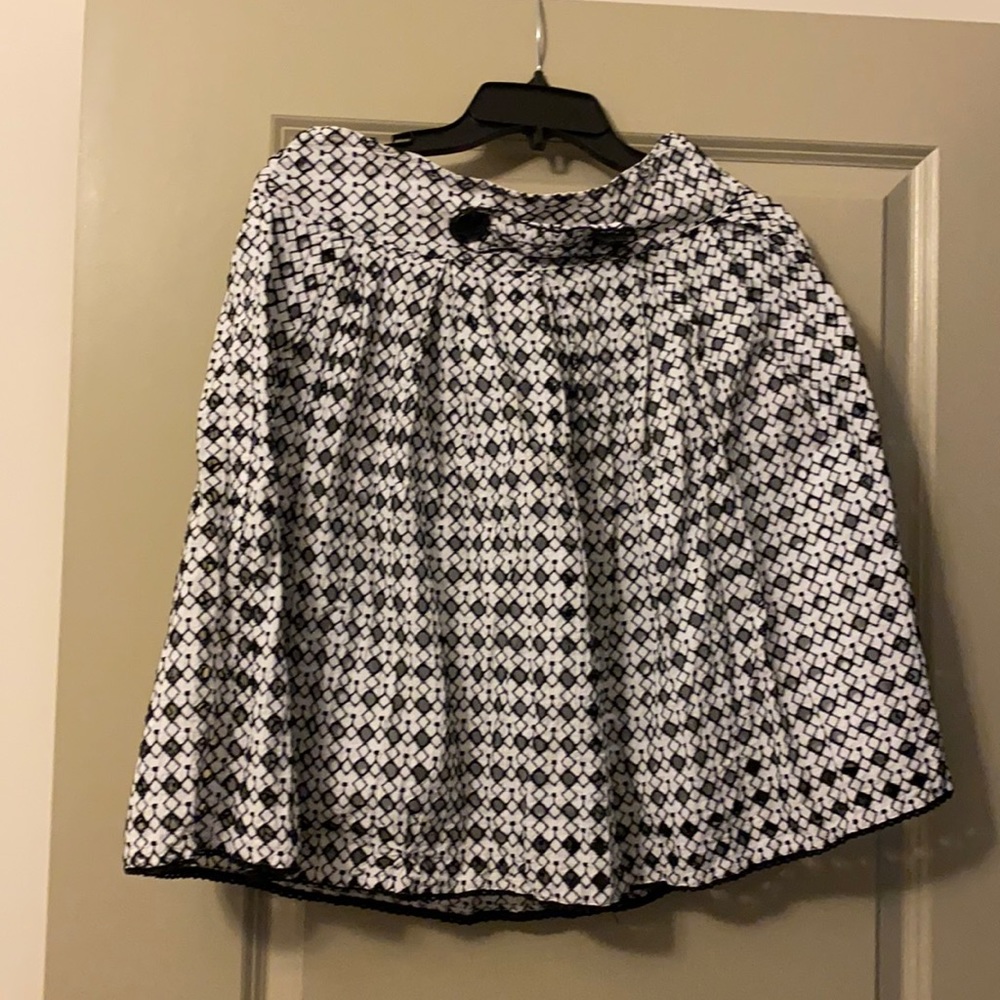 Black and white skirt!